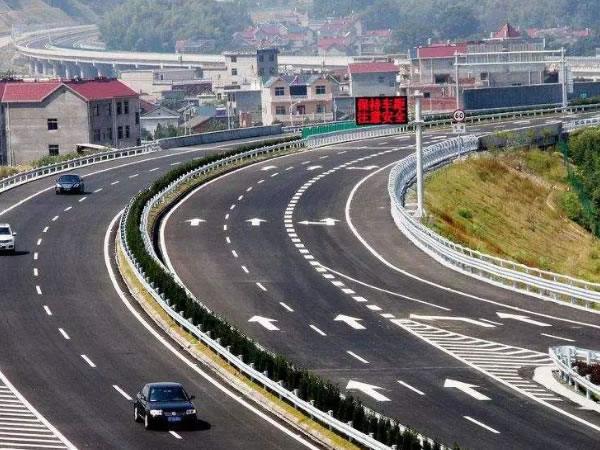 深圳市东部过境高速公路